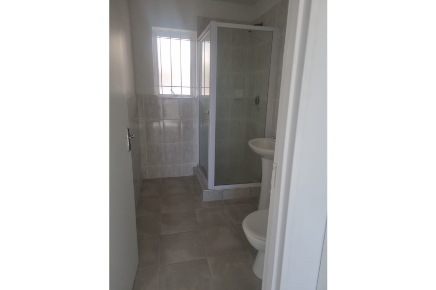 1 Bedroom Property for Sale in Goodwood Central Western Cape